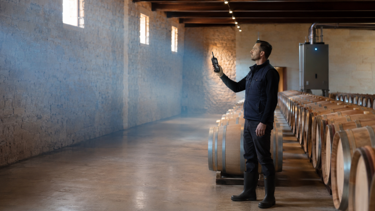 Calidad del aire en bodegas: cómo prevenir mohos, olores y contaminación ambiental